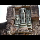  wie auch diese Reste einer Statue von Surya, dem dieser Tempel geweiht ist